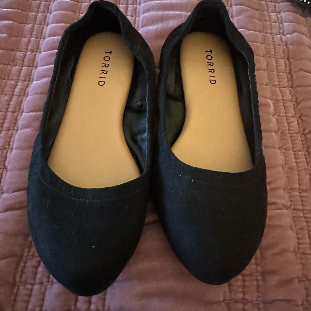 Torrid black suede ballet flats size 6 wide width